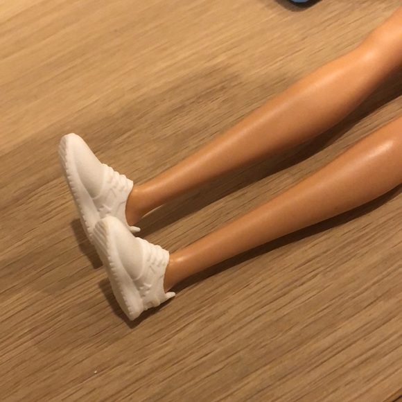 Casual Barbie - Picture 3 of 3